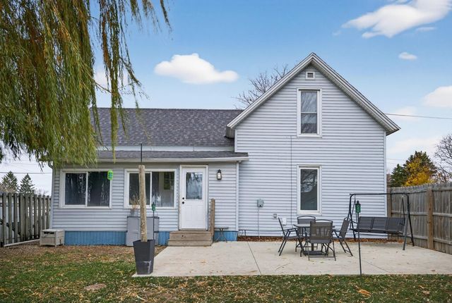 106 5th Street NE, Stewartville, MN 55976