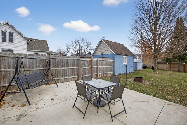 106 5th Street NE, Stewartville, MN 55976