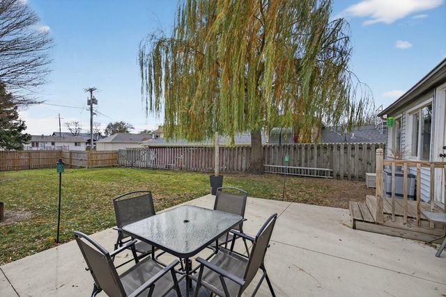 106 5th Street NE, Stewartville, MN 55976