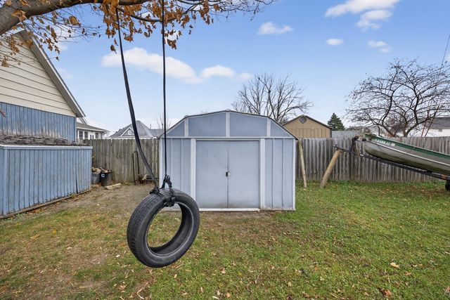 106 5th Street NE, Stewartville, MN 55976