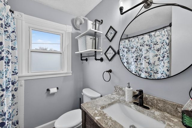 106 5th Street NE, Stewartville, MN 55976