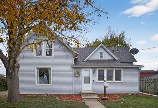 106 5th Street NE, Stewartville, MN 55976