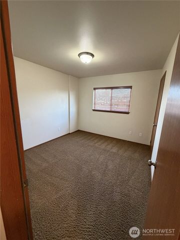 1906 W Peakview Drive, Ellensburg, WA 98926