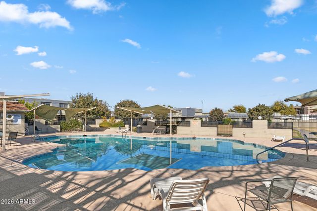 2014 W HIGHLAND Avenue, Phoenix, AZ 85015