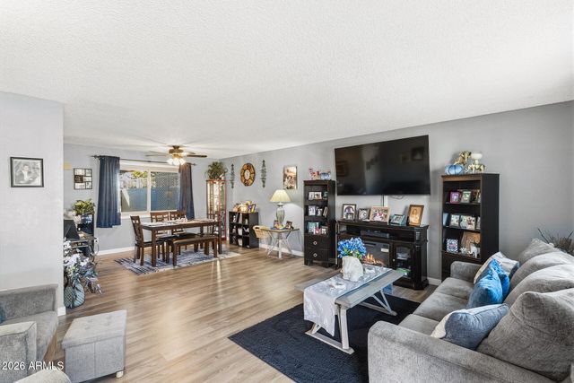 2014 W HIGHLAND Avenue, Phoenix, AZ 85015