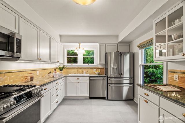 2701 NE 94th Street, Seattle, WA 98115