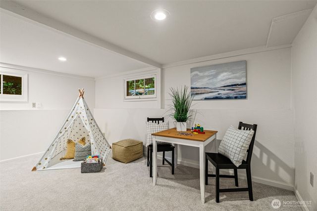 2701 NE 94th Street, Seattle, WA 98115