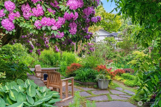 2701 NE 94th Street, Seattle, WA 98115