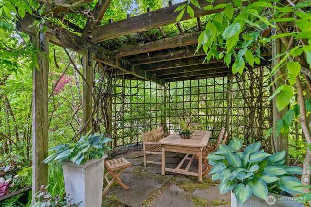 2701 NE 94th Street, Seattle, WA 98115