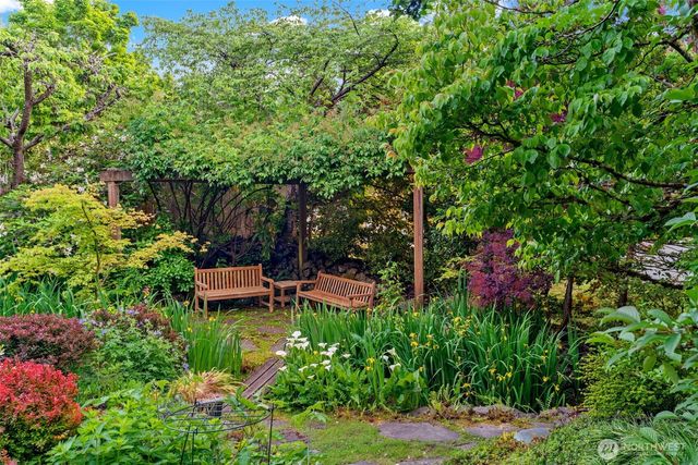 2701 NE 94th Street, Seattle, WA 98115
