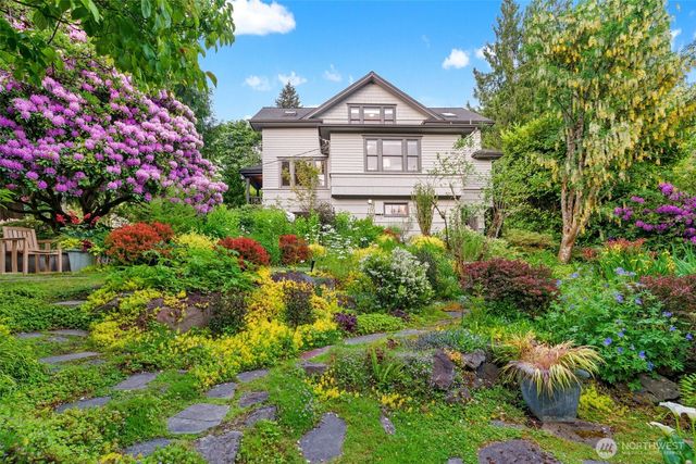 2701 NE 94th Street, Seattle, WA 98115