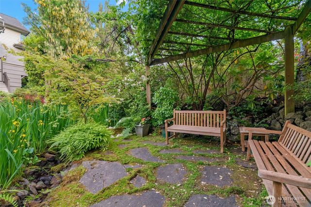 2701 NE 94th Street, Seattle, WA 98115