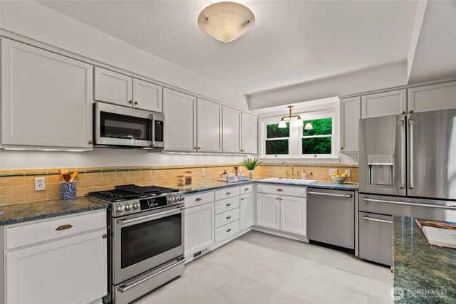 2701 NE 94th Street, Seattle, WA 98115