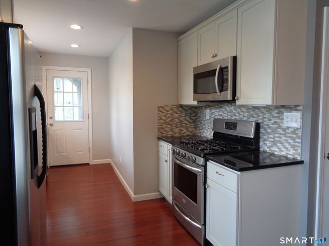 15 Bradley Avenue, Branford, CT 06405