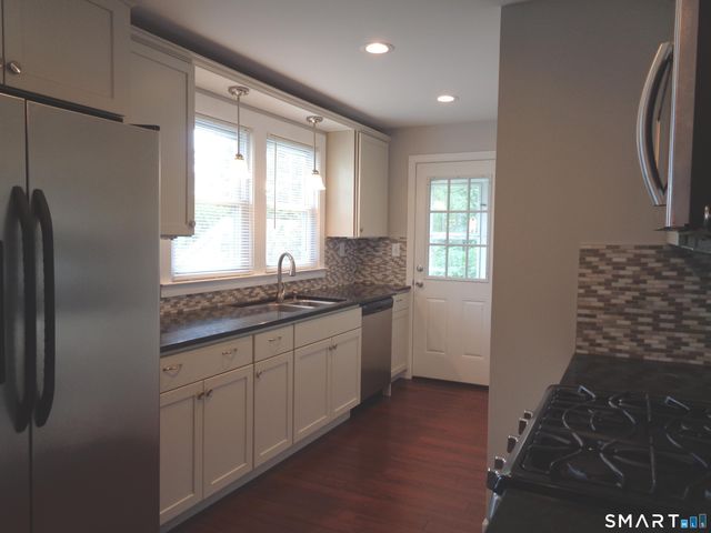 15 Bradley Avenue, Branford, CT 06405