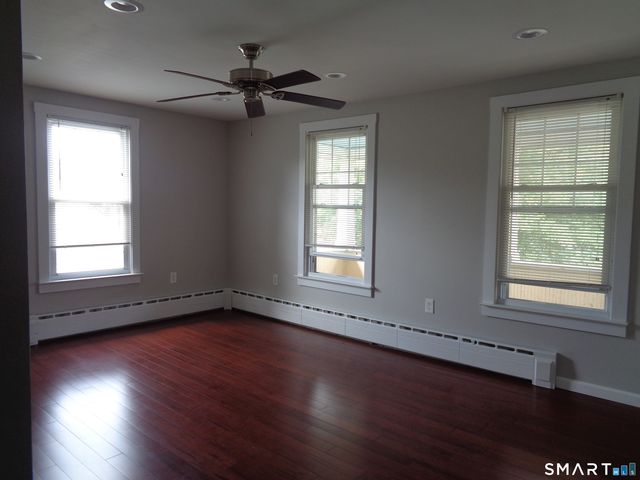 15 Bradley Avenue, Branford, CT 06405