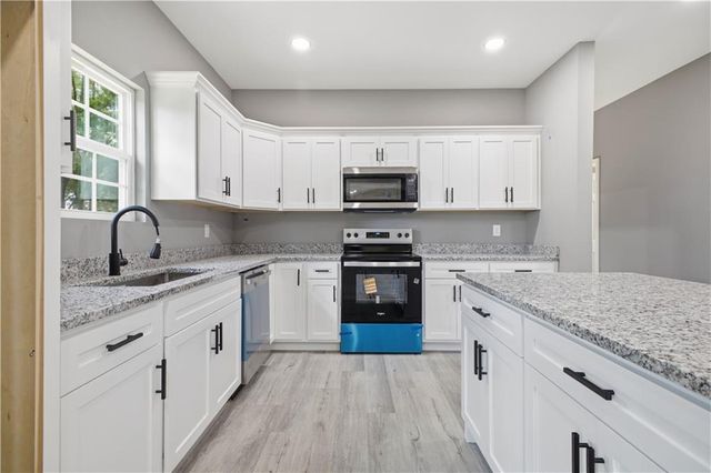 171 N Dale Avenue, Calhoun, GA 30701