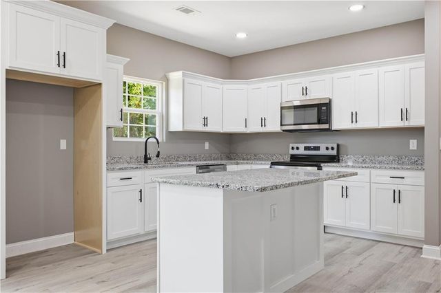 171 N Dale Avenue, Calhoun, GA 30701
