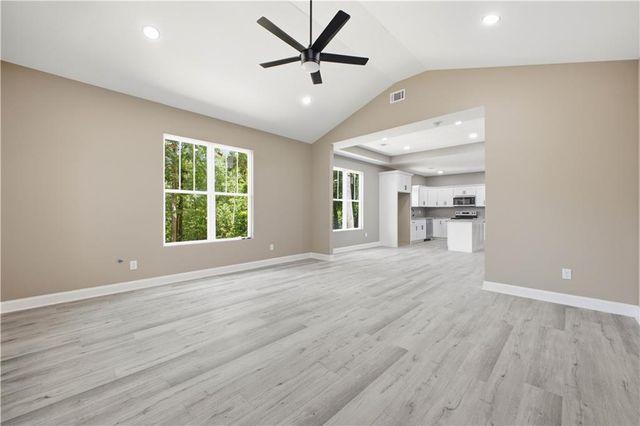 171 N Dale Avenue, Calhoun, GA 30701