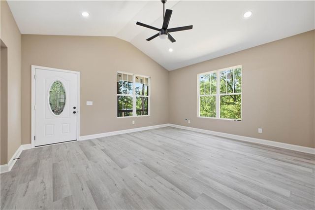 171 N Dale Avenue, Calhoun, GA 30701