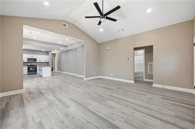 171 N Dale Avenue, Calhoun, GA 30701