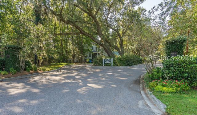 104 Patrick Dr, Beaufort, SC 29902