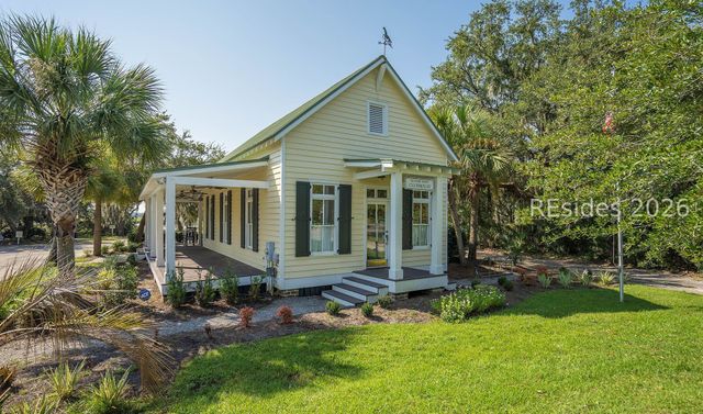 104 Patrick Dr, Beaufort, SC 29902
