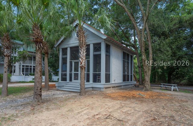 104 Patrick Dr, Beaufort, SC 29902