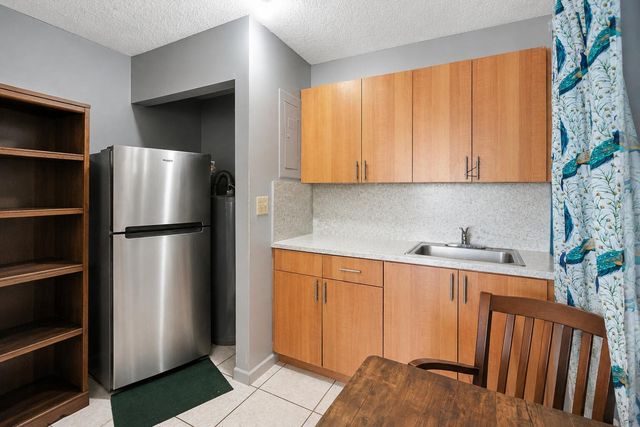 1067 W 43rd Place 68, Hialeah, FL 33012