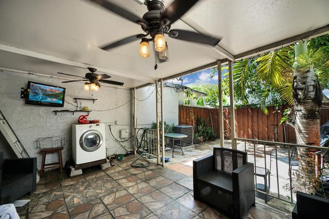 1067 W 43rd Place 68, Hialeah, FL 33012