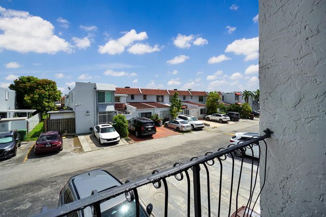 1067 W 43rd Place 68, Hialeah, FL 33012