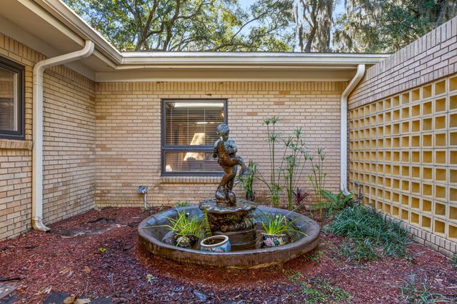 19 Old Ferry Road, Shalimar, FL 32579