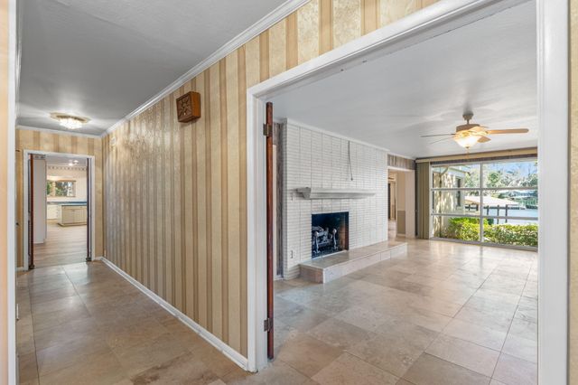 19 Old Ferry Road, Shalimar, FL 32579