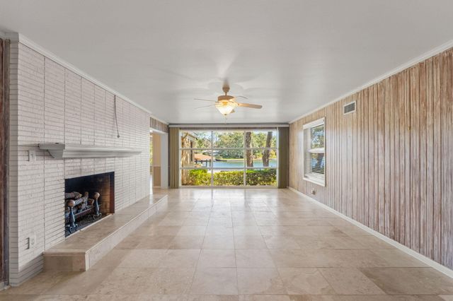 19 Old Ferry Road, Shalimar, FL 32579