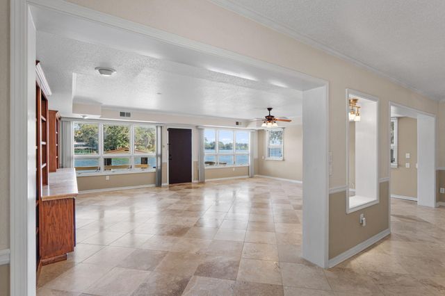 19 Old Ferry Road, Shalimar, FL 32579