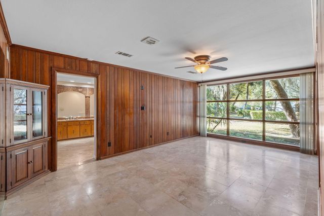 19 Old Ferry Road, Shalimar, FL 32579