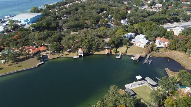 19 Old Ferry Road, Shalimar, FL 32579