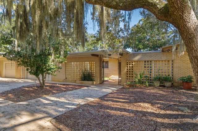 19 Old Ferry Road, Shalimar, FL 32579