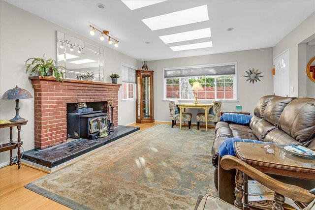 1291 Pacific Street, Monterey, CA 93940