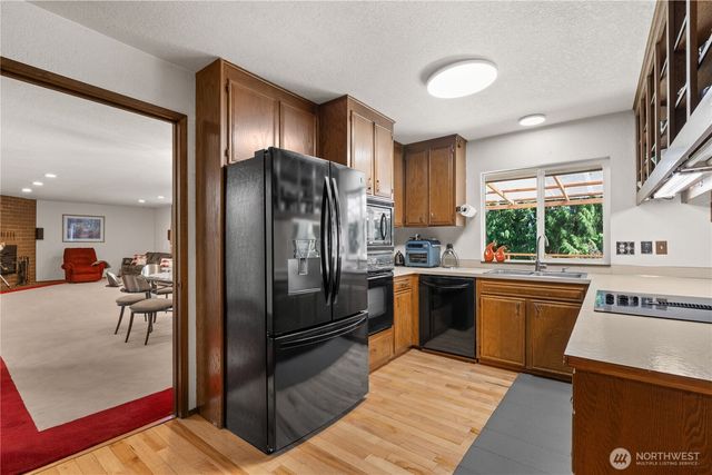 16058 36th Avenue NE, Lake Forest Park, WA 98155