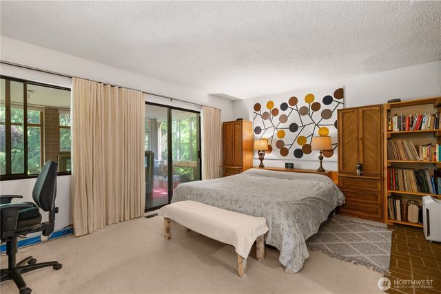 16058 36th Avenue NE, Lake Forest Park, WA 98155