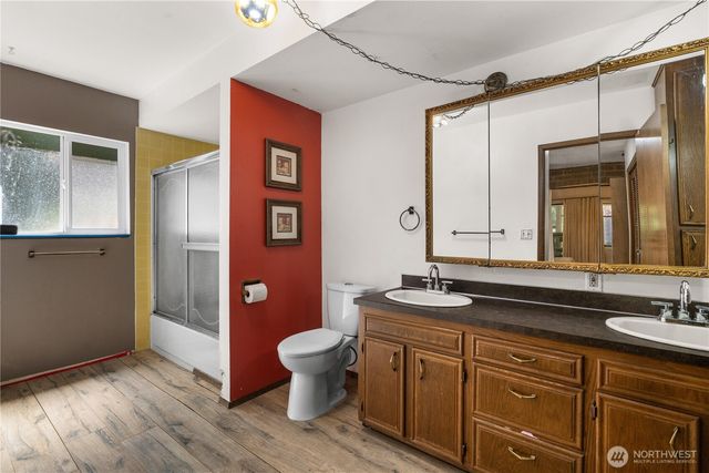 16058 36th Avenue NE, Lake Forest Park, WA 98155