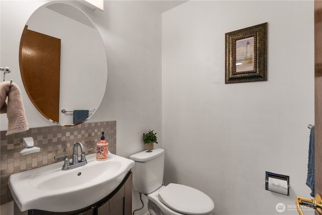 16058 36th Avenue NE, Lake Forest Park, WA 98155