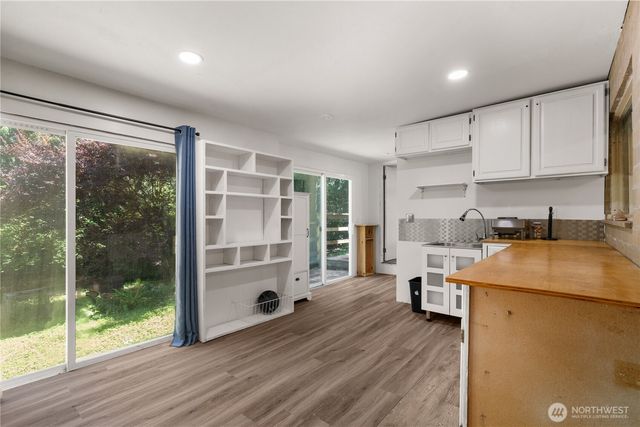 16058 36th Avenue NE, Lake Forest Park, WA 98155