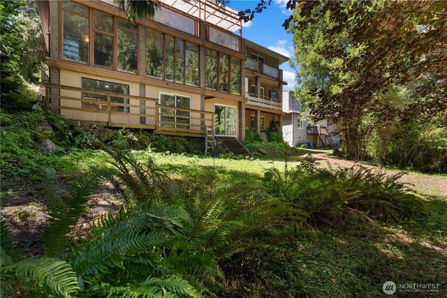 16058 36th Avenue NE, Lake Forest Park, WA 98155