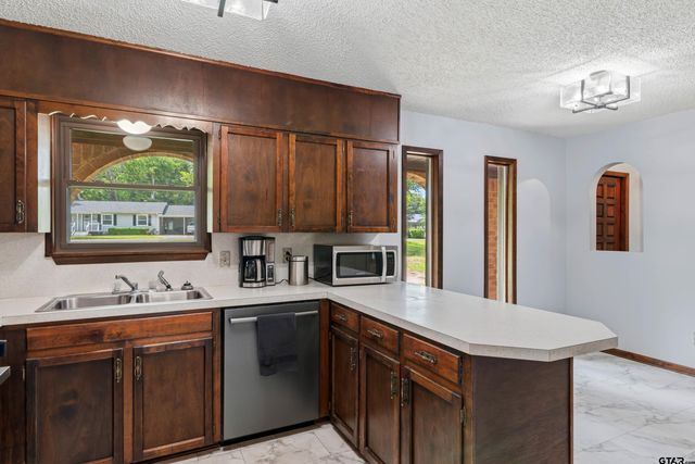 1137 Old Hwy 80, Hallsville, TX 75650