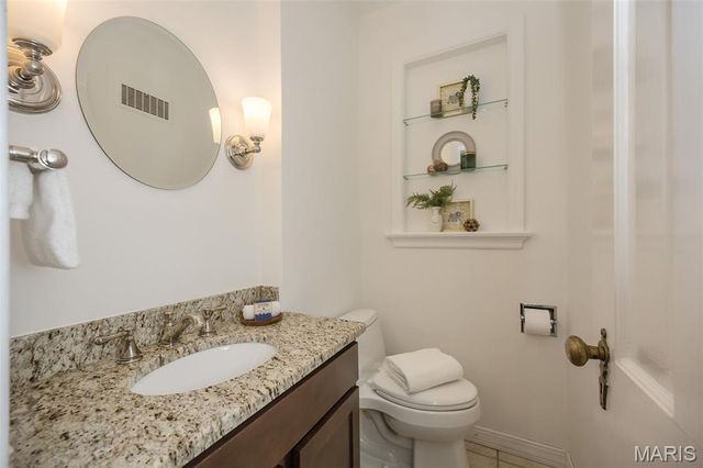 11 Middlesex Drive, Brentwood, MO 63144