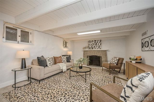 11 Middlesex Drive, Brentwood, MO 63144