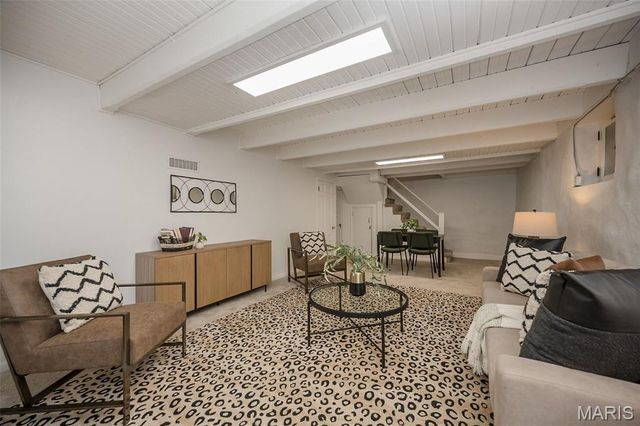 11 Middlesex Drive, Brentwood, MO 63144