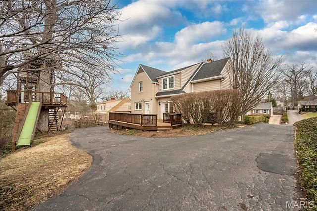 11 Middlesex Drive, Brentwood, MO 63144